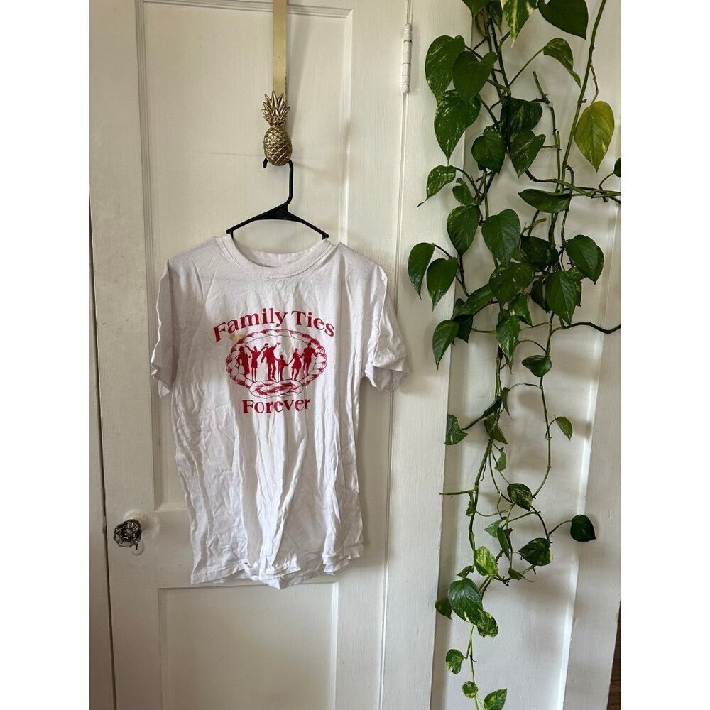 Wali size x-large Family Ties t-shirt